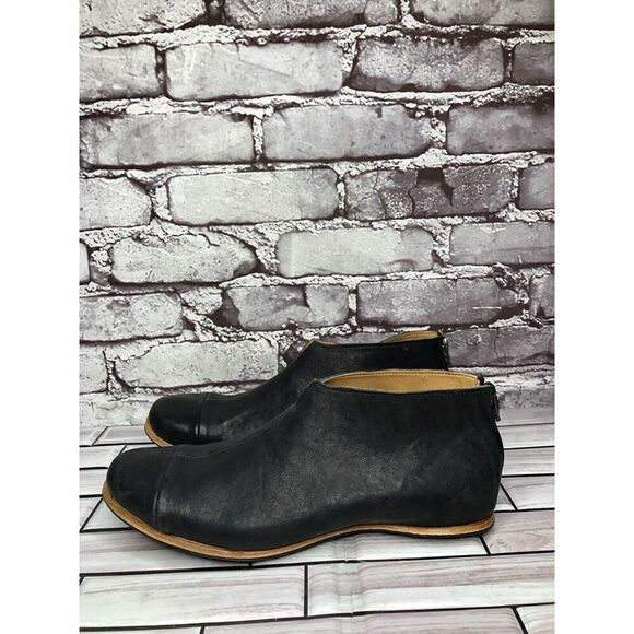 Cliff Dweller Vibram Black Leather Slip On Cap Toe Flats Women’s Sz 38.5EU/8M US - Picture 10 of 16